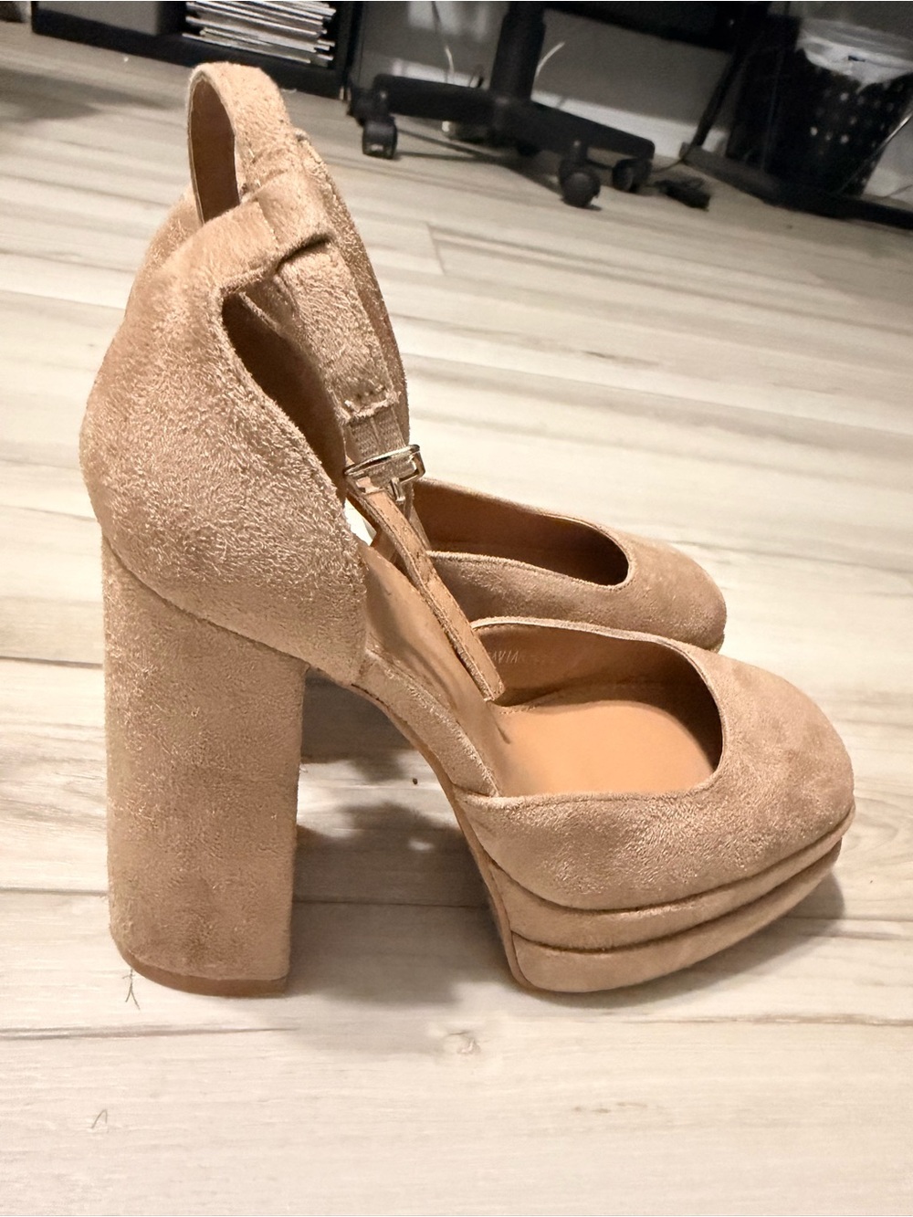 Rampage Womens Suede Platform Block Heel Pumps - Tan